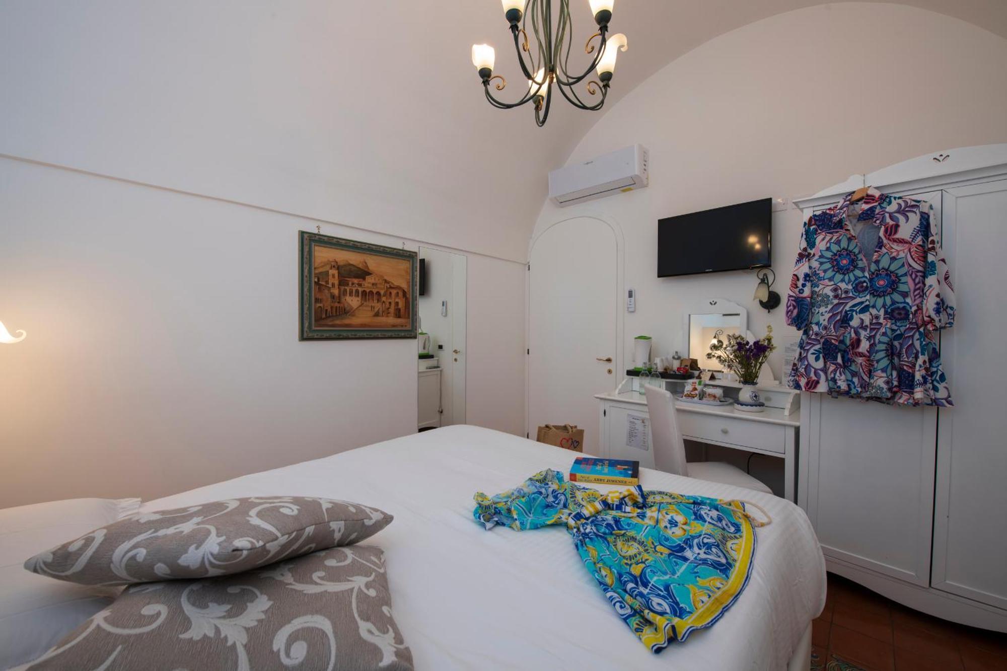 Aparthotel Antica Repubblica In Amalfi Center At 100Mt From The Sea 외부 사진